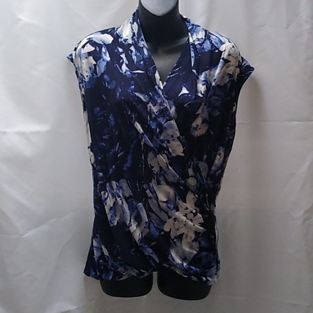 Vince Camuto  blue floral cap sleeve V-neck  top